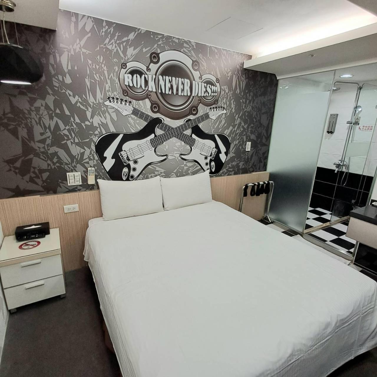 Morwing Hotel Fuzhong Tajpej Zewnętrze zdjęcie