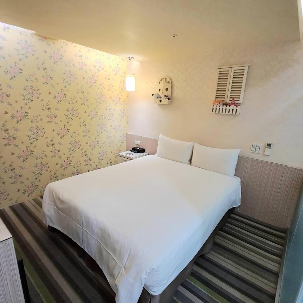 Morwing Hotel Fuzhong Tajpej Zewnętrze zdjęcie
