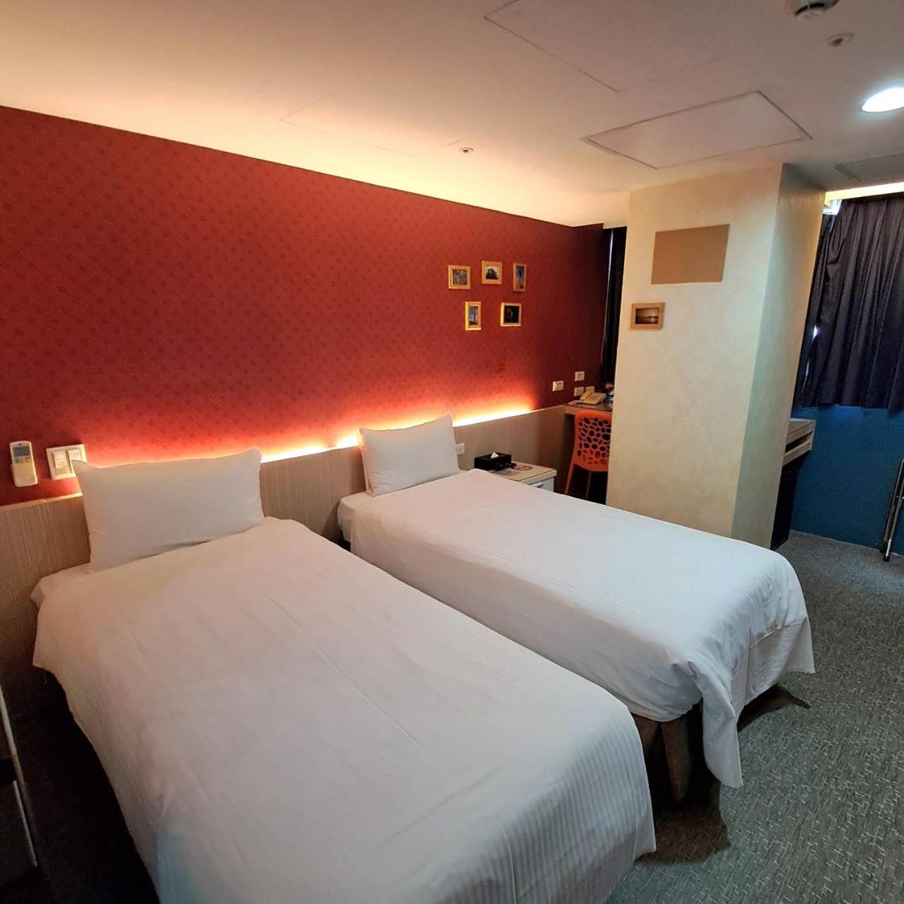 Morwing Hotel Fuzhong Tajpej Zewnętrze zdjęcie