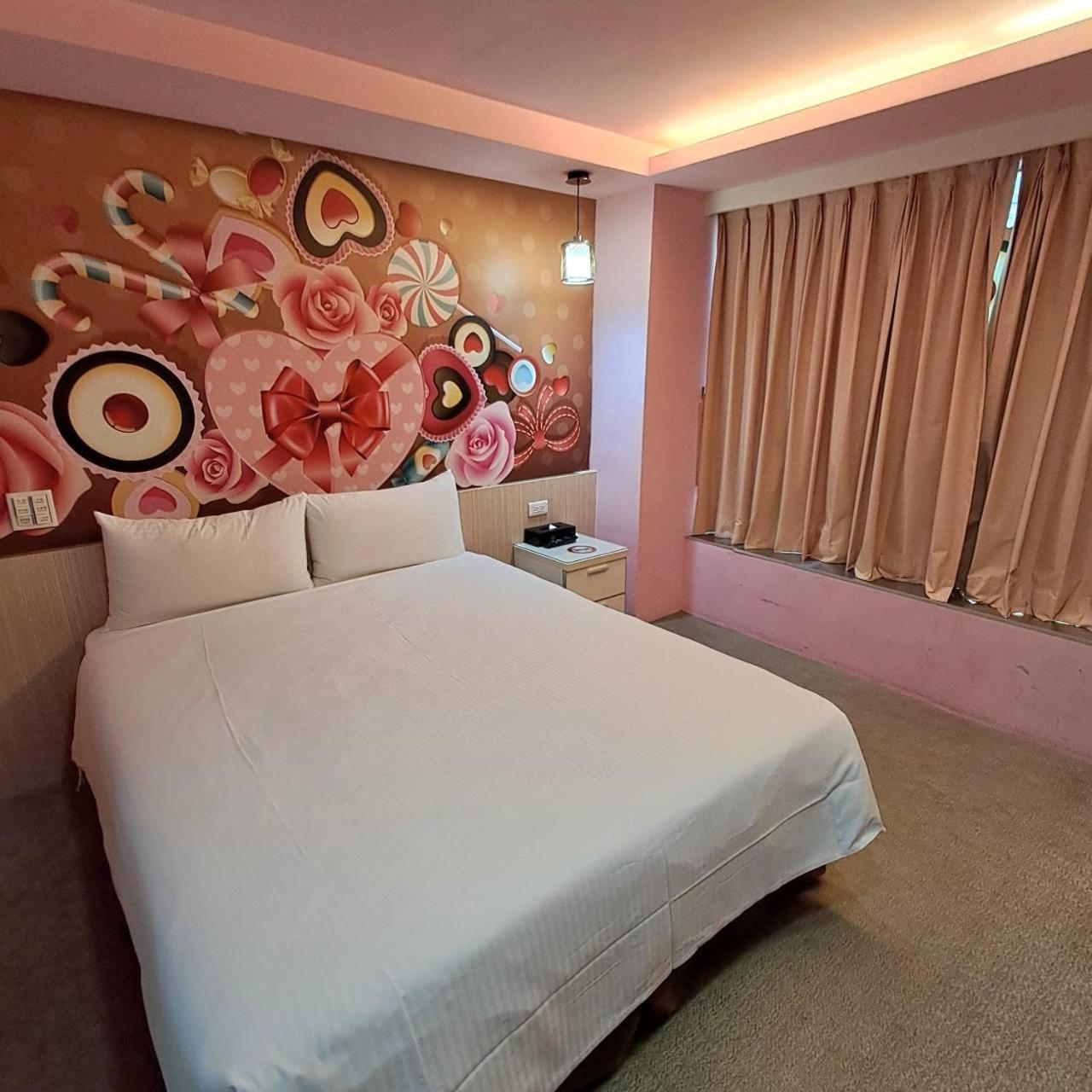 Morwing Hotel Fuzhong Tajpej Zewnętrze zdjęcie