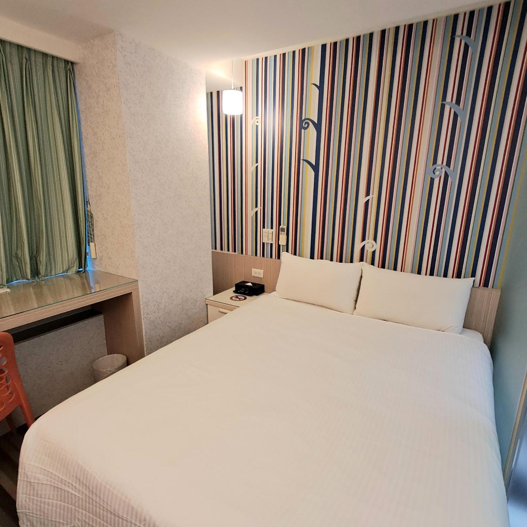 Morwing Hotel Fuzhong Tajpej Zewnętrze zdjęcie